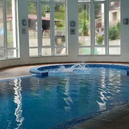 Alpine Relax Free & Pool 아파트 팜포로보