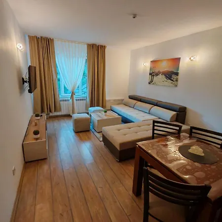 아파트 Alpine Relax Free & Pool 팜포로보