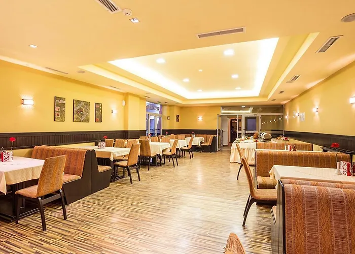 Alpine Relax Free & Pool 팜포로보