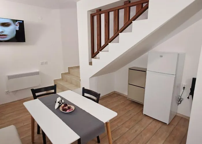 Alpine Relax Free & Pool 팜포로보